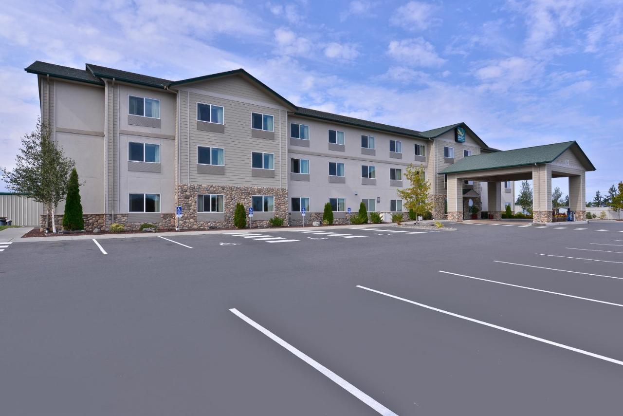 Quality Inn & Suites Sequim At Olympic National Park Exterior photo